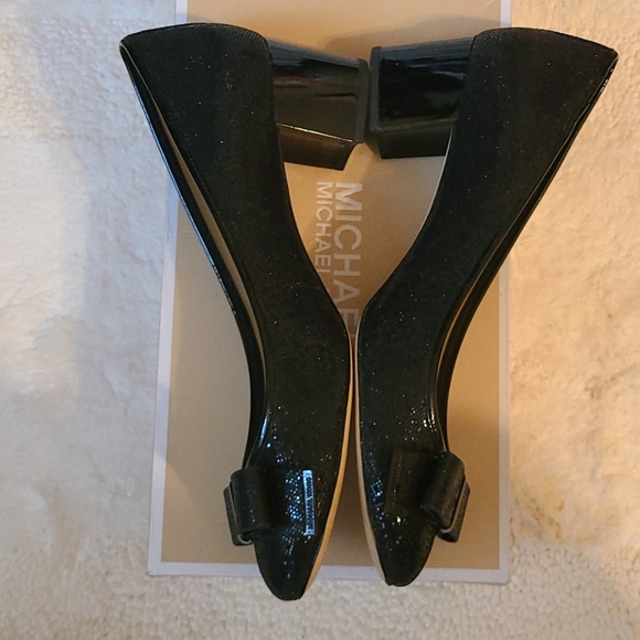 Michael Kors Kiera MidPump - Picture 5 of 7